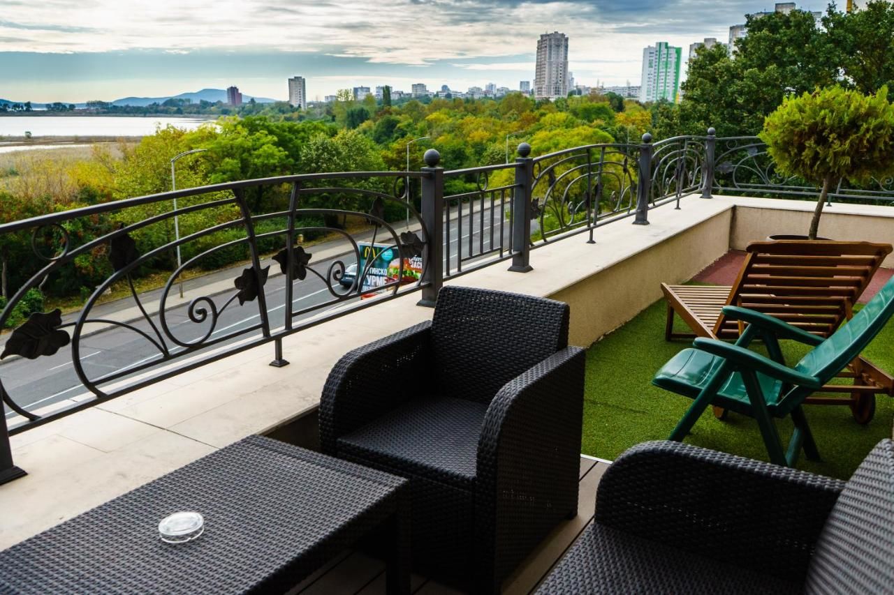 Отель Milano Hotel Бургас