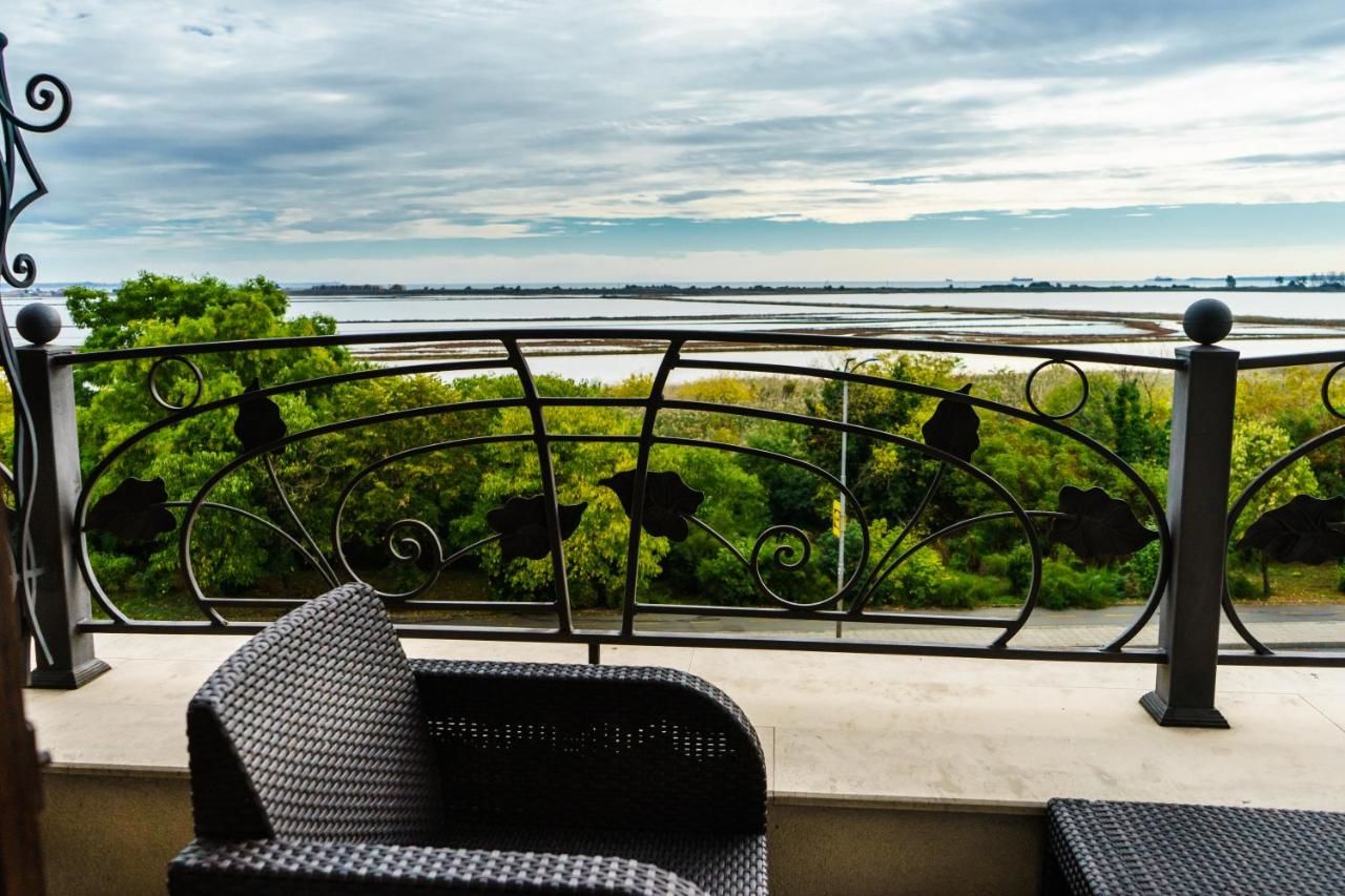 Отель Milano Hotel Бургас